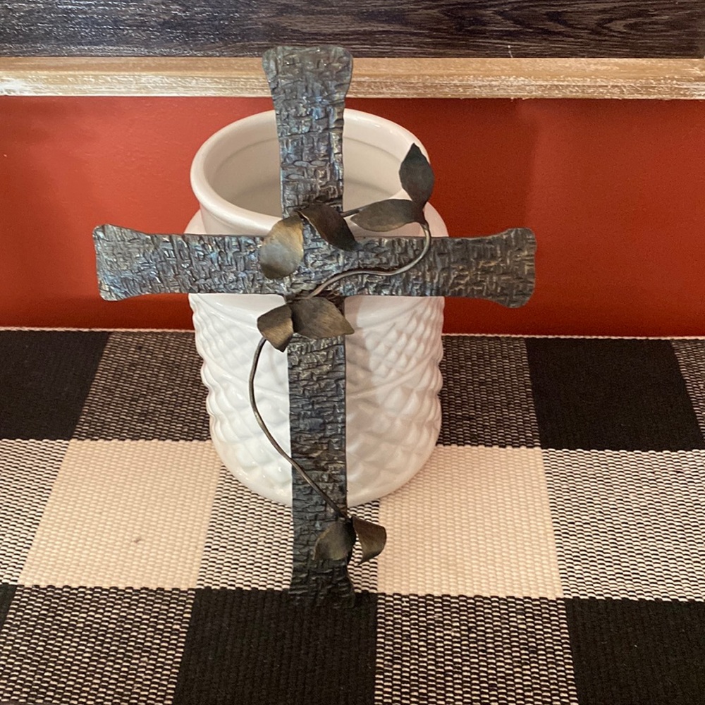 NEW HANDCRAFTED METAL CROSS
